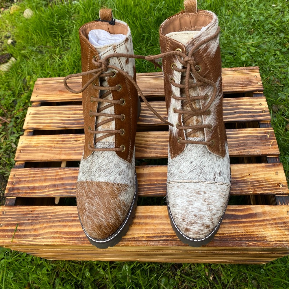 SIZE 8 Cowhide Boots